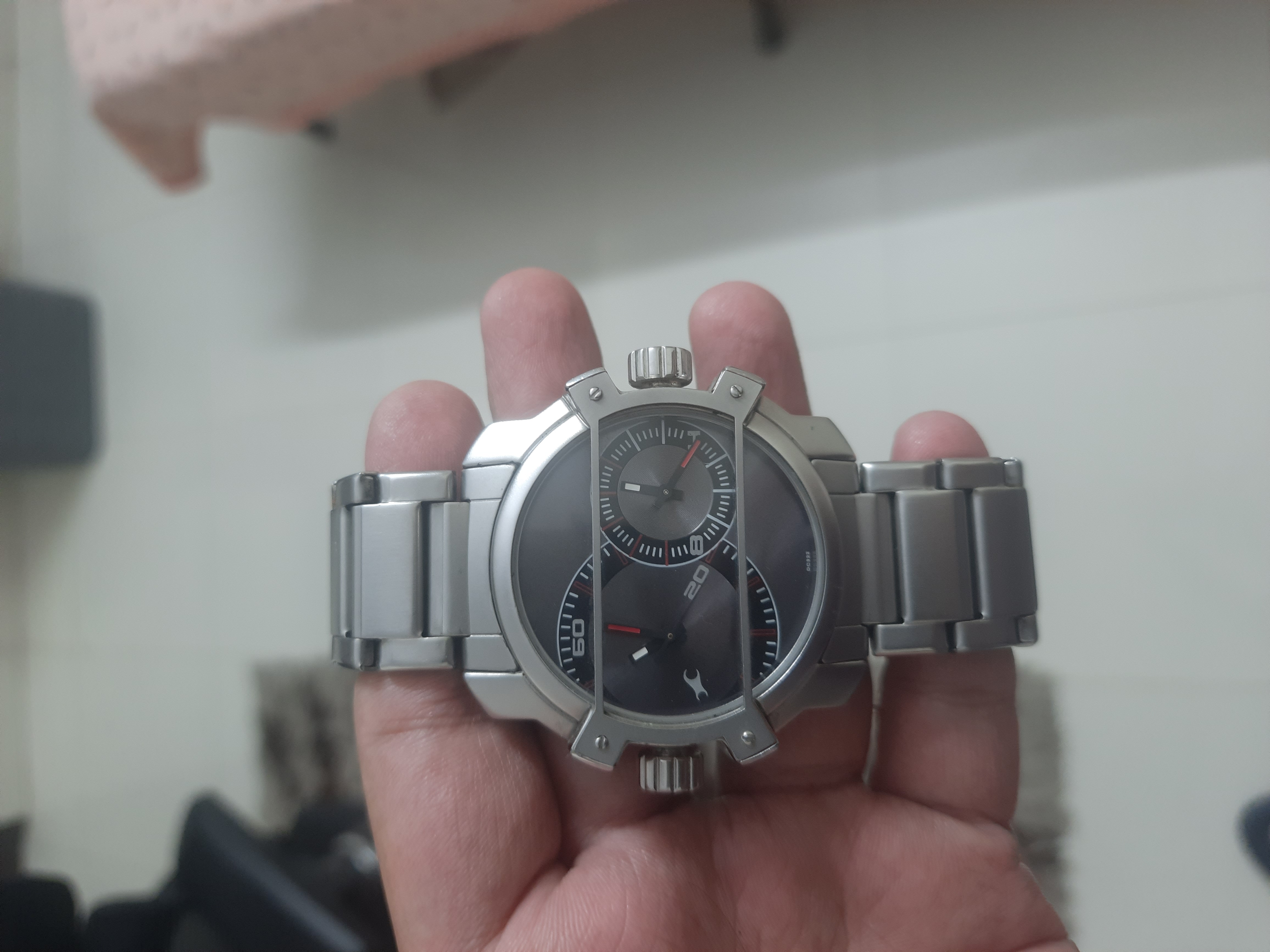 watch — photo 1