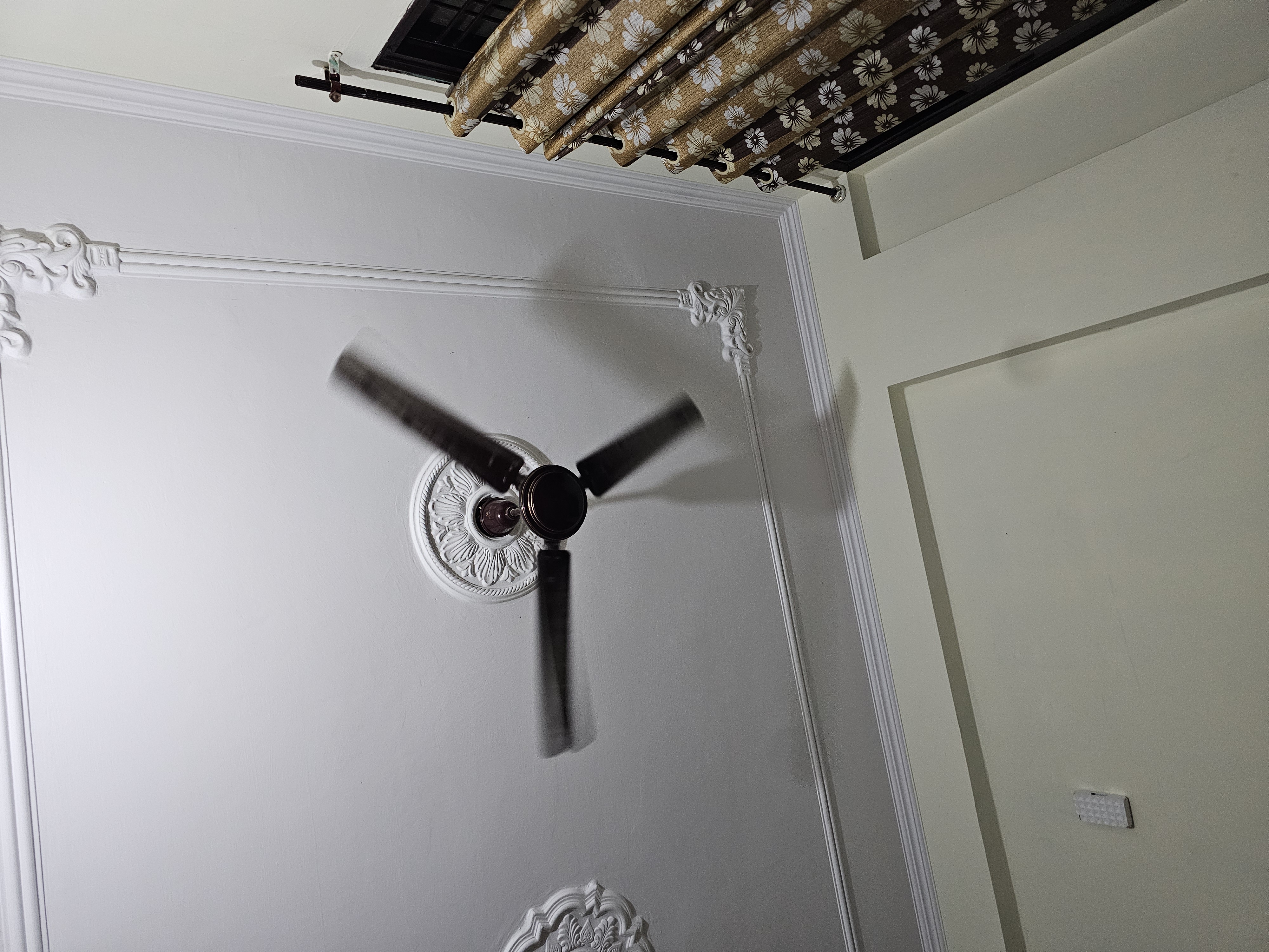 Ceiling fan — photo 2
