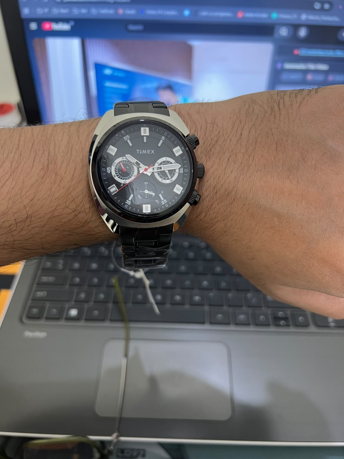 watch — photo 1