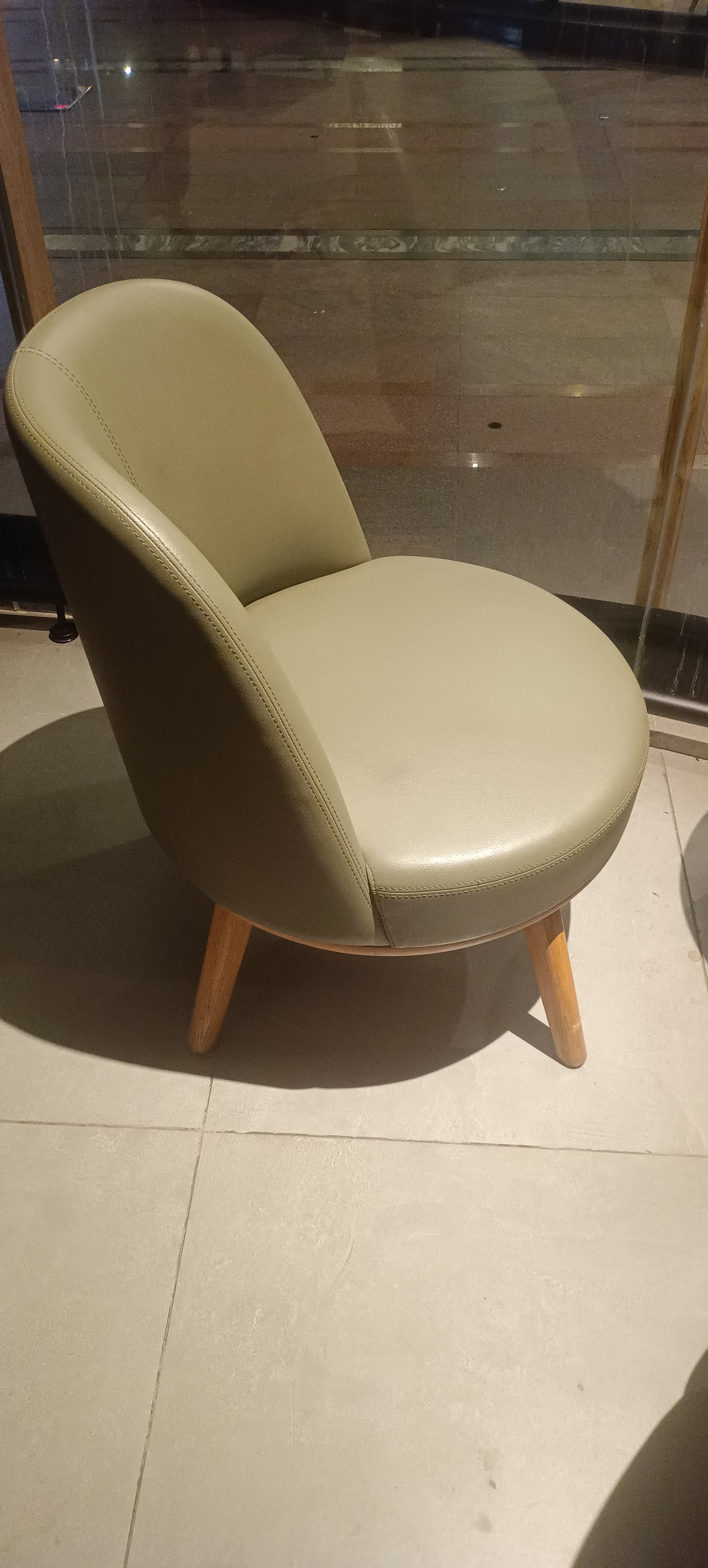 chair — photo 1