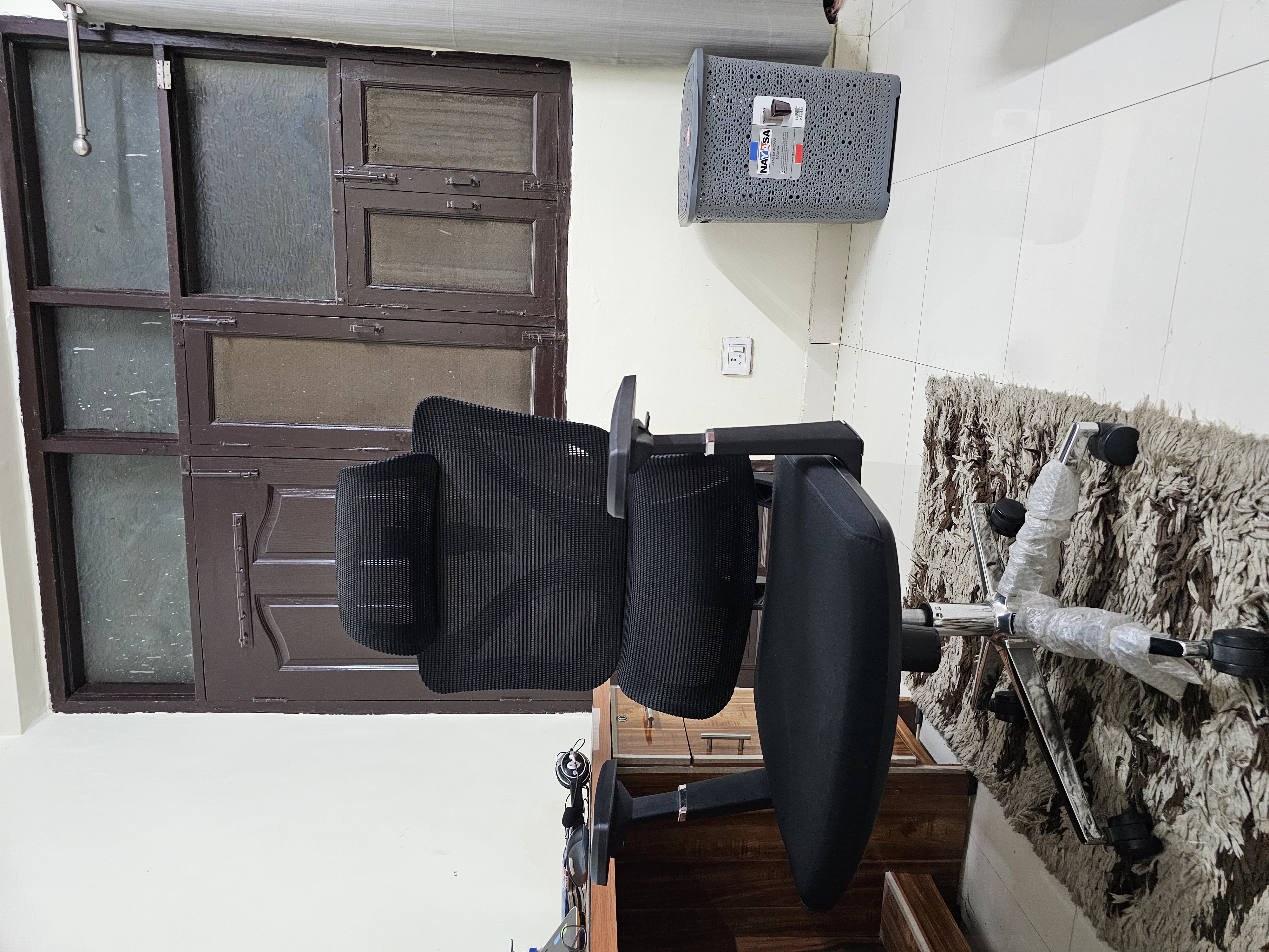 Chair — photo 1