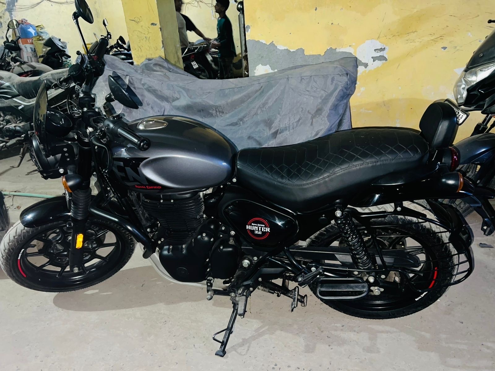 Royal Enfield — photo 3