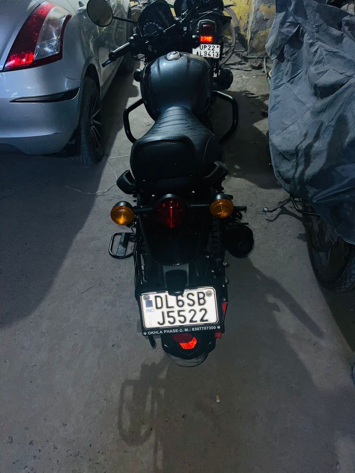 Royal Enfield — photo 1