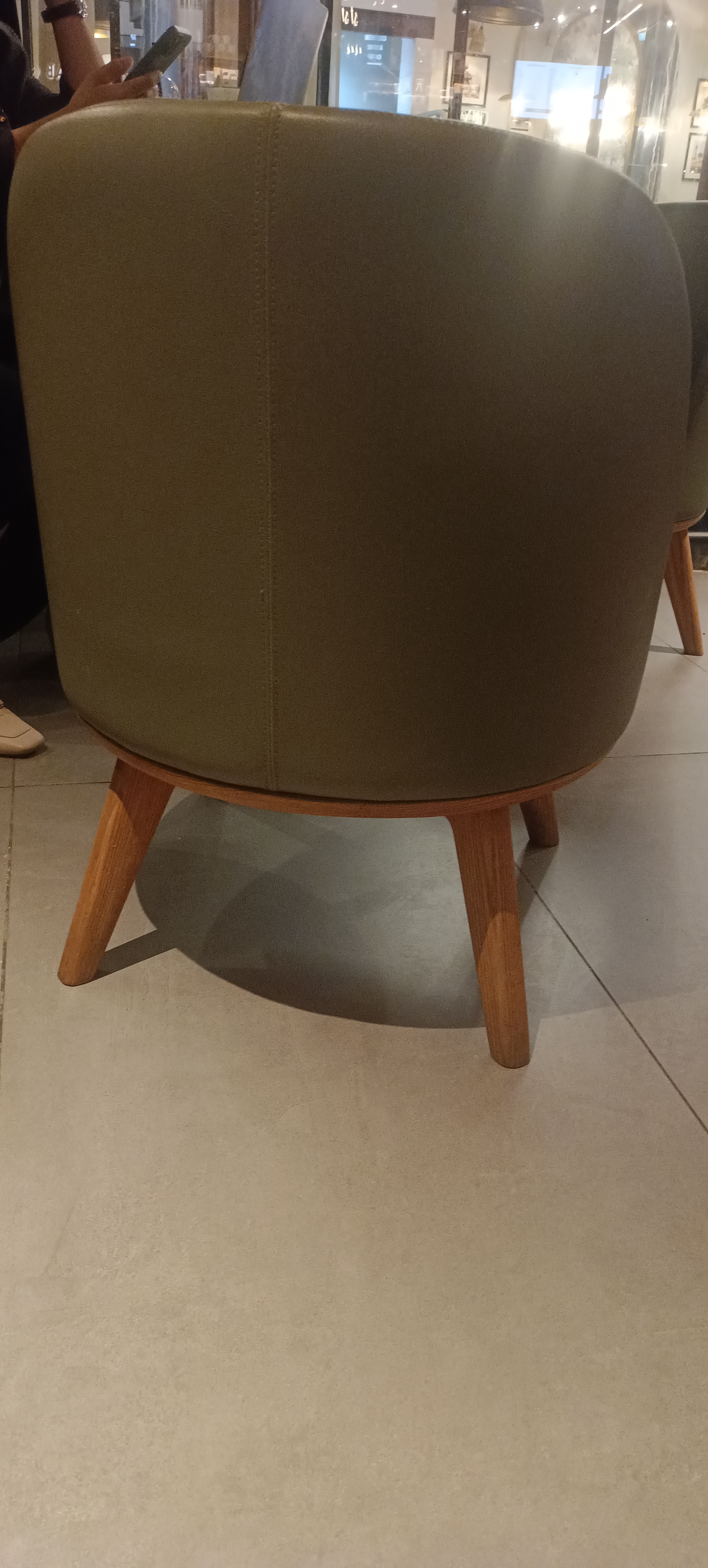 chair — photo 3